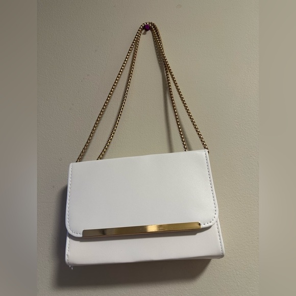 💫Luxury White & Gold Chain Purse 💖 Chic Modern Crossbody for Elegant Style. 💫 - Picture 5 of 5